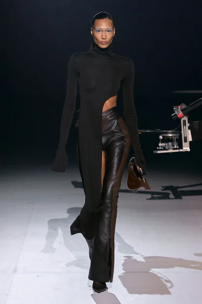 Look 15